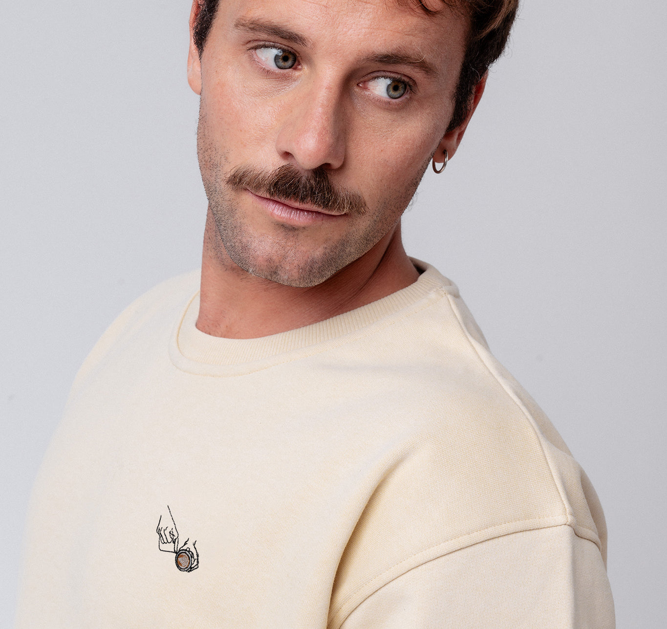 Latte Art | Bestickter Bio-Baumwoll Unisex Pullover