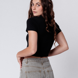 DANZKA | Besticktes Bio Baumwoll Cropped T-Shirt