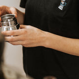 Espressokocher Boom | Besticktes Bio Baumwoll Frauen T-Shirt