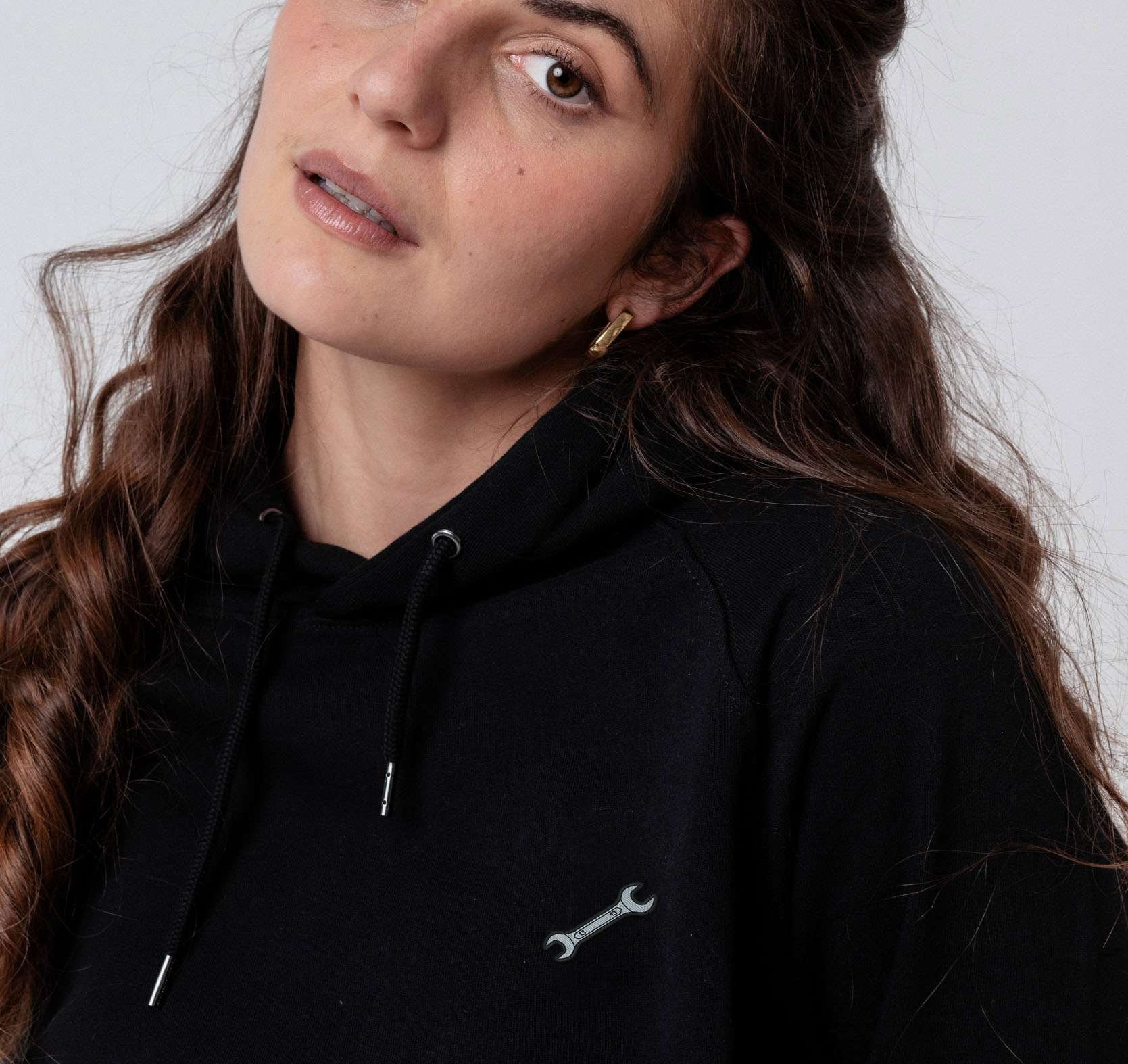 13er Schlüssel | Bestickter Bio Baumwoll Unisex Hoodie
