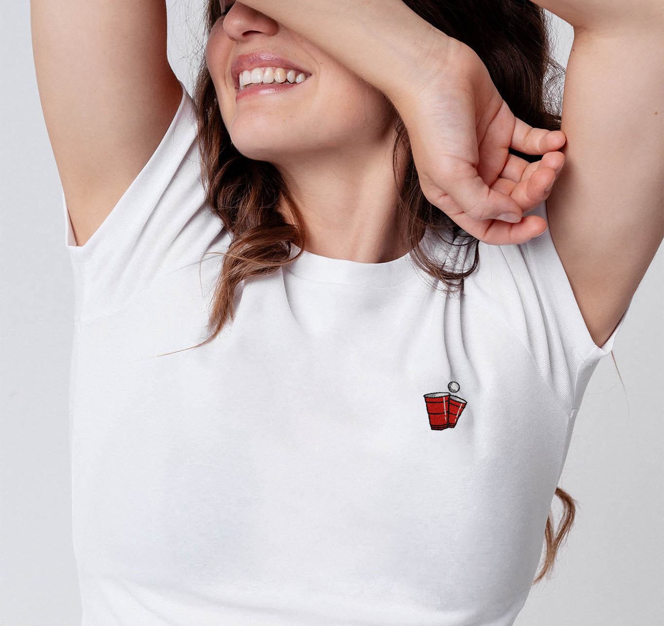 Beerpong | Besticktes Bio Baumwoll Cropped T-Shirt