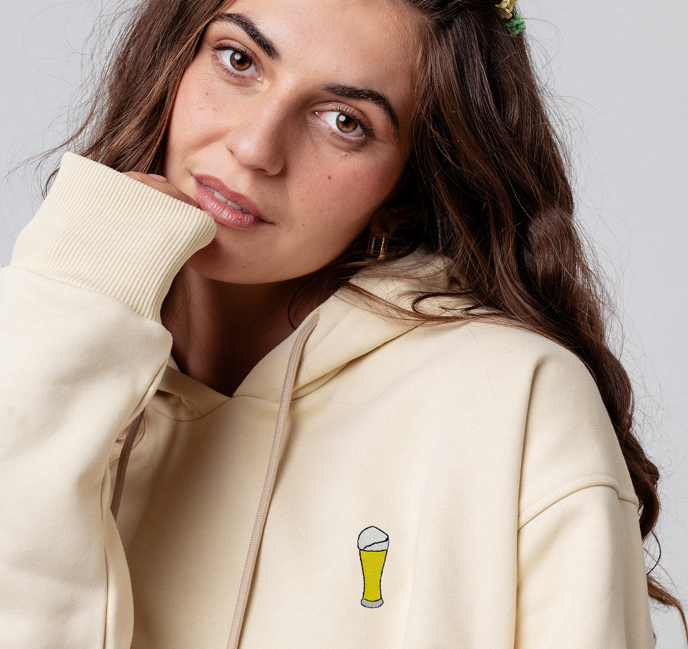 Weißbier | Bestickter Bio-Baumwoll Frauen Hoodie