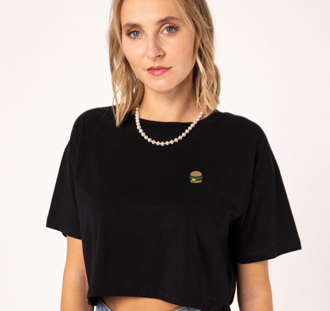 Burger | Besticktes Bio Baumwoll Cropped T-Shirt