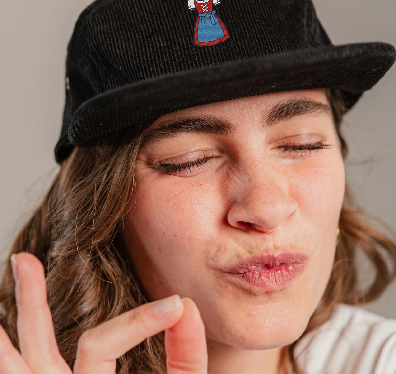 Dirndl Cord Camper Cap
