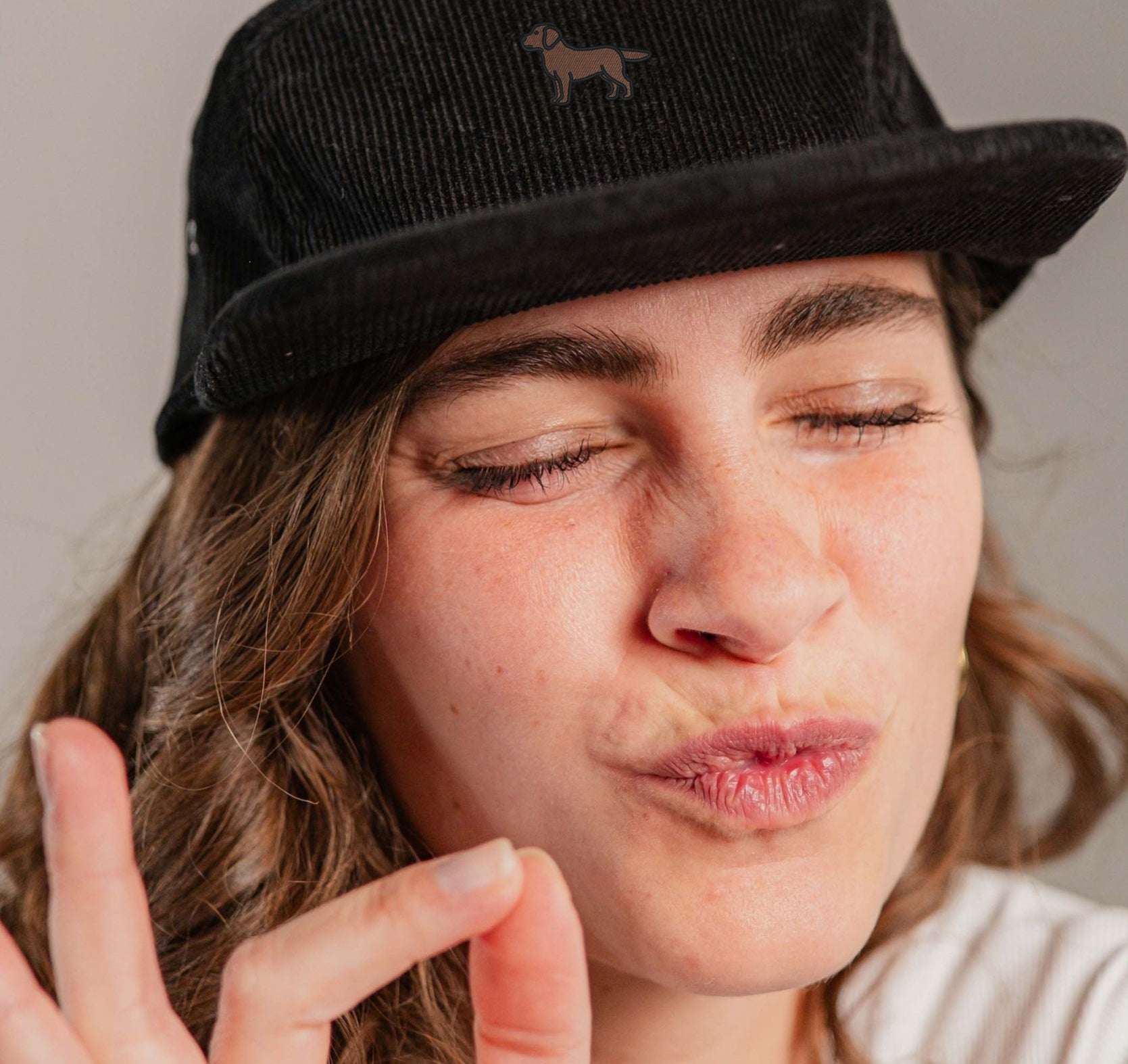 Labrador Braun Cord Camper Cap