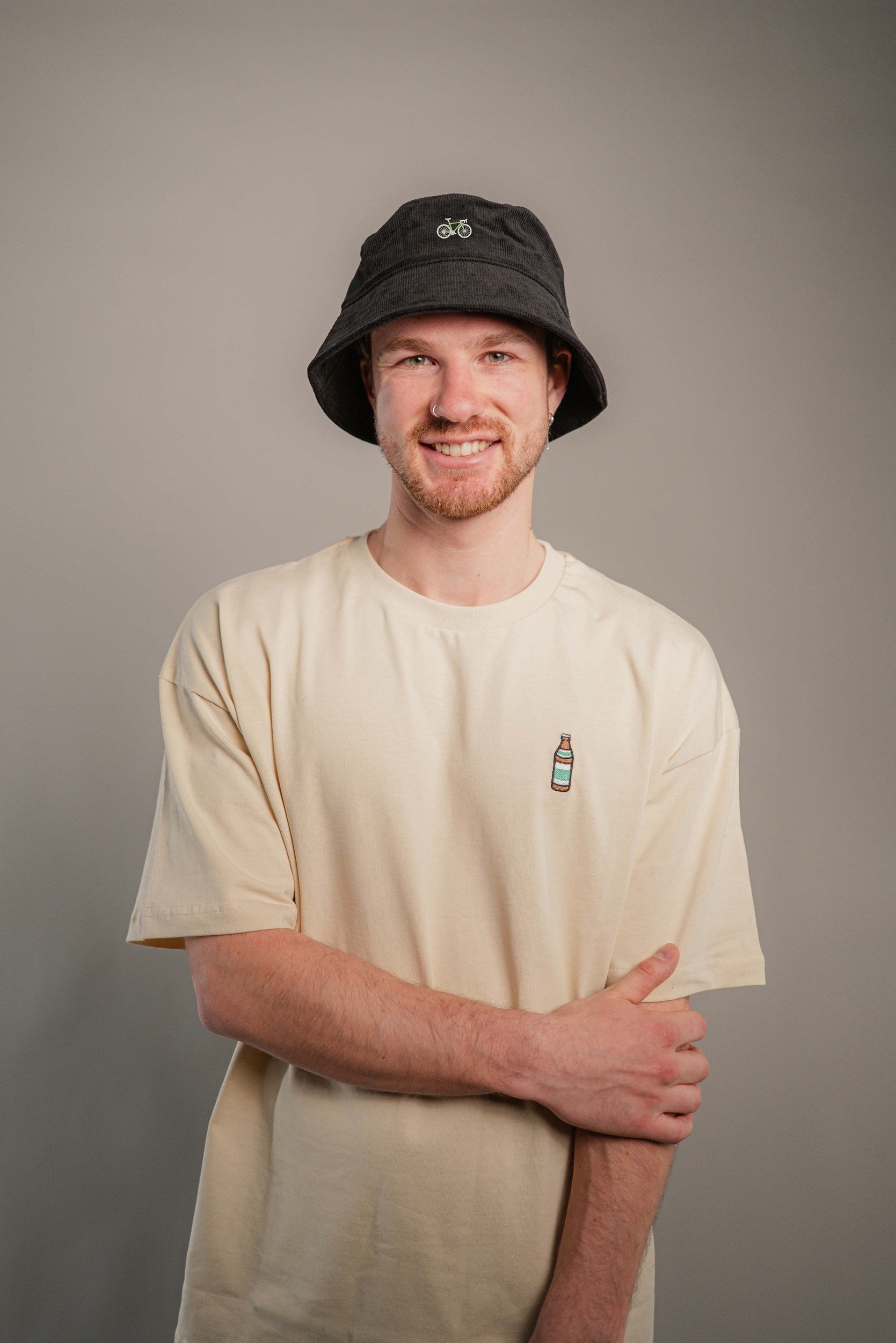 Gravelbike Gruen Schwarz Cord Bucket Hat