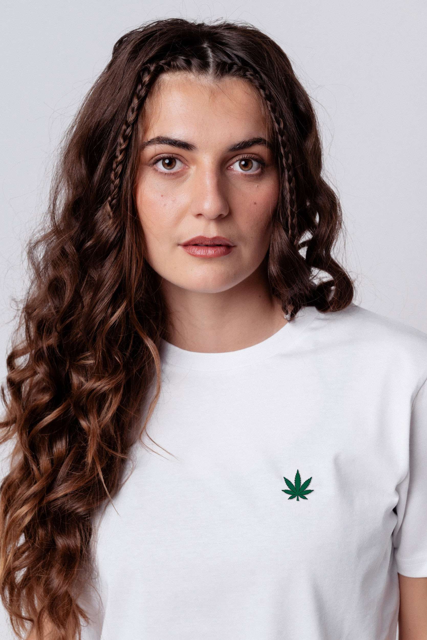 Hanf | Besticktes Bio Baumwoll Unisex T-Shirt