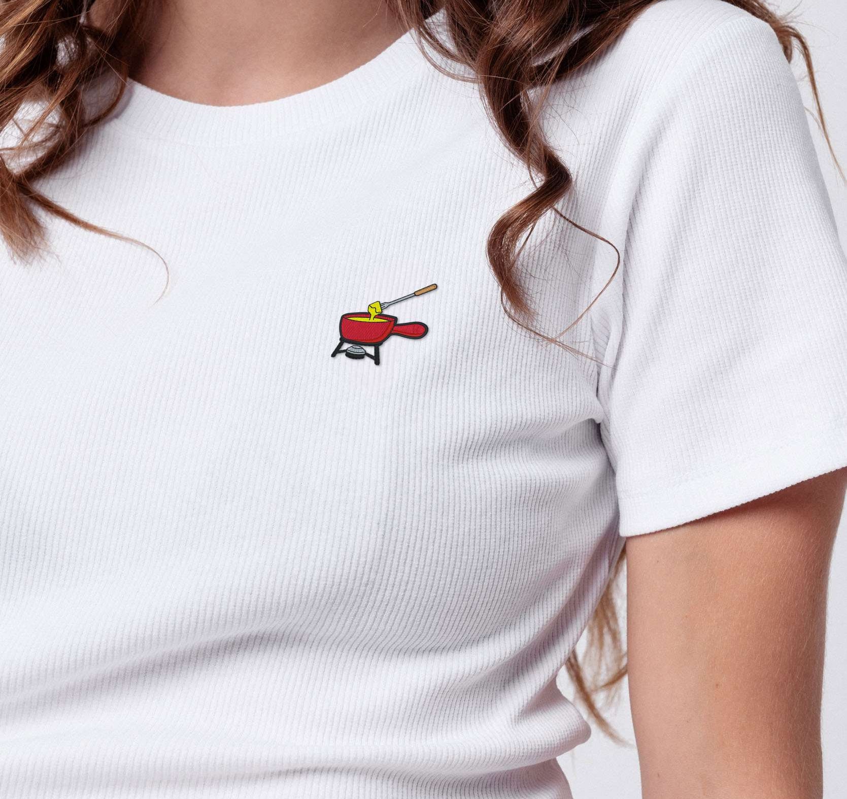 Fondue | Besticktes Bio Baumwoll Cropped T-Shirt
