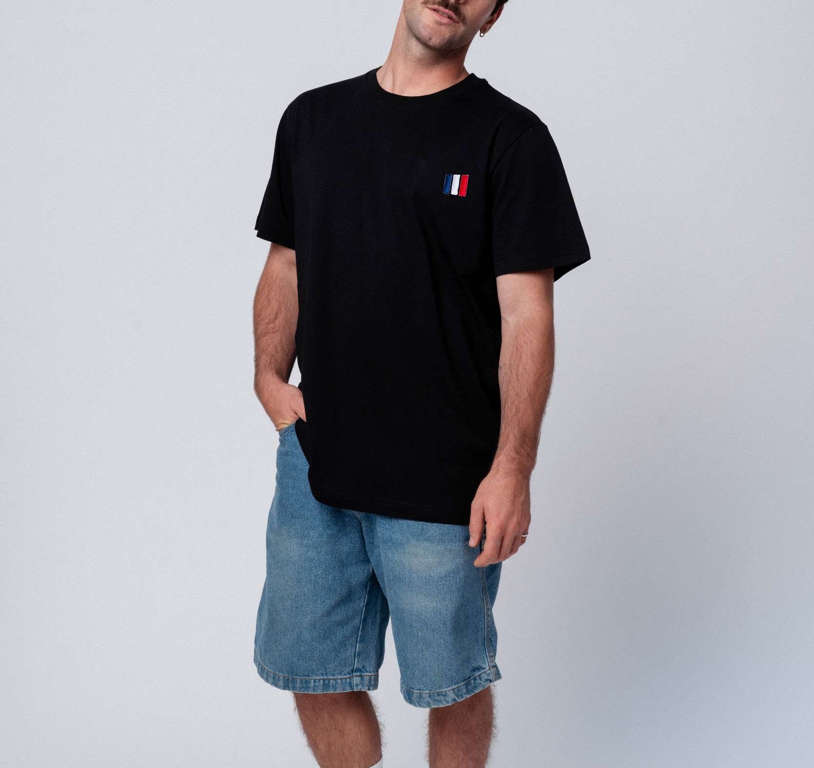 Frankreich | Minimal Flag – Besticktes Bio-Baumwoll Fan Shirt