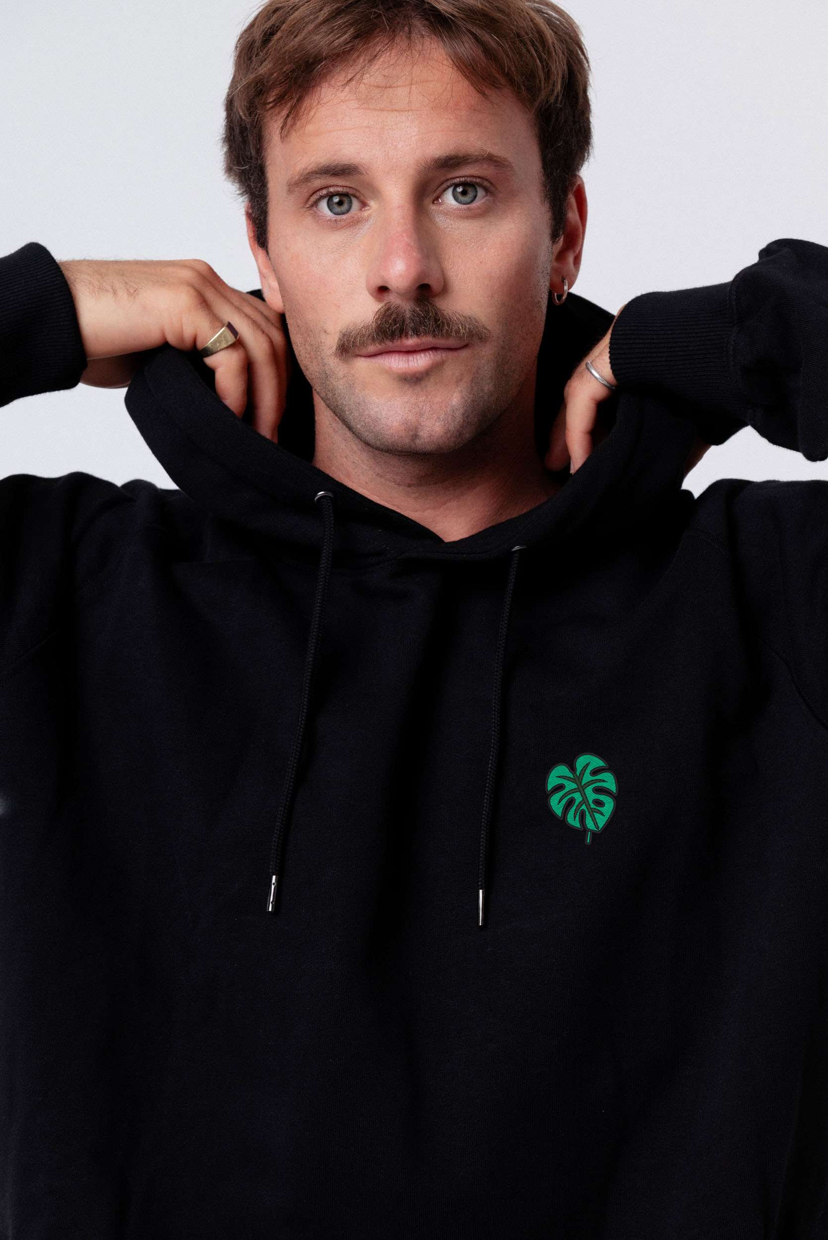 Monstera Hoodie Sand