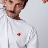 Portugal | Minimal Flag – Besticktes Bio-Baumwoll Fan Shirt