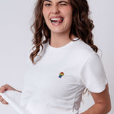 Pride Fist | Besticktes Bio Baumwoll Unisex T-Shirt