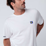 Schweden | Minimal Flag – Besticktes Bio-Baumwoll Fan Shirt