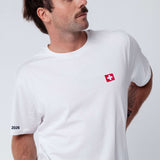 Schweiz | Minimal Flag – Besticktes Bio-Baumwoll Fan Shirt