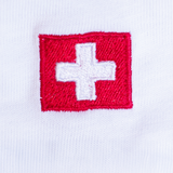 Schweiz | Minimal Flag – Besticktes Bio-Baumwoll Fan Shirt